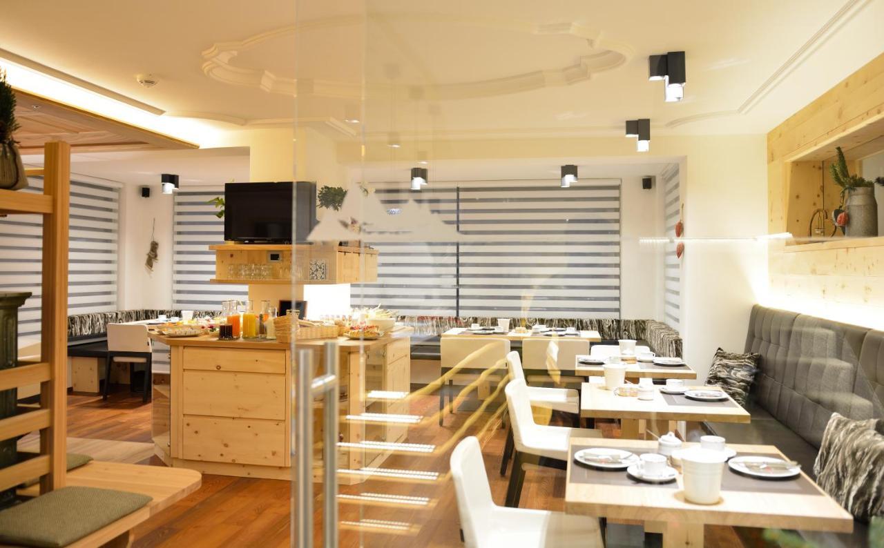 Chalet Elisabeth Dolomites Alpin & Charme เซลวาดีวัลการ์เดนา ภายนอก รูปภาพ