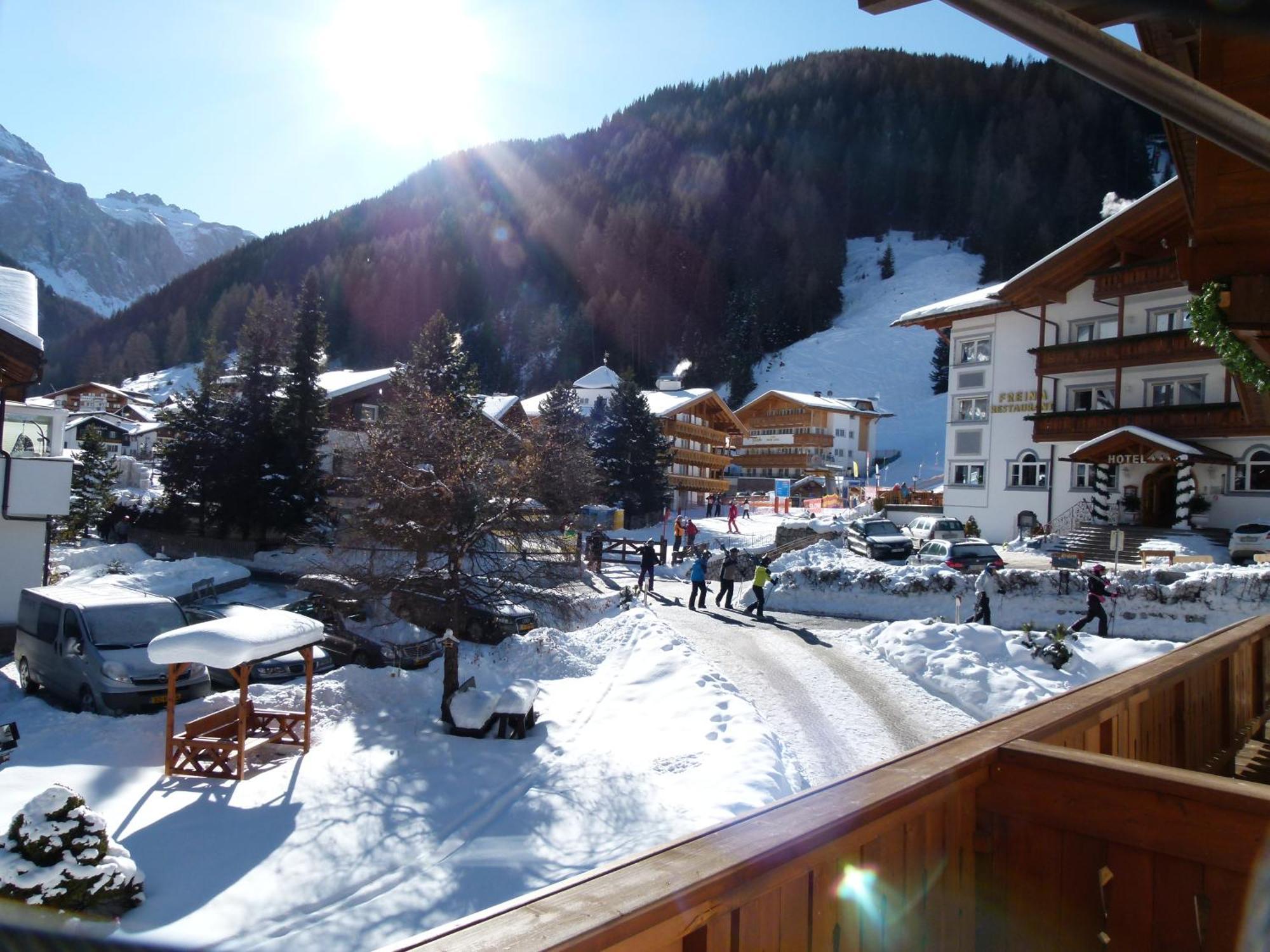 Chalet Elisabeth Dolomites Alpin & Charme เซลวาดีวัลการ์เดนา ภายนอก รูปภาพ