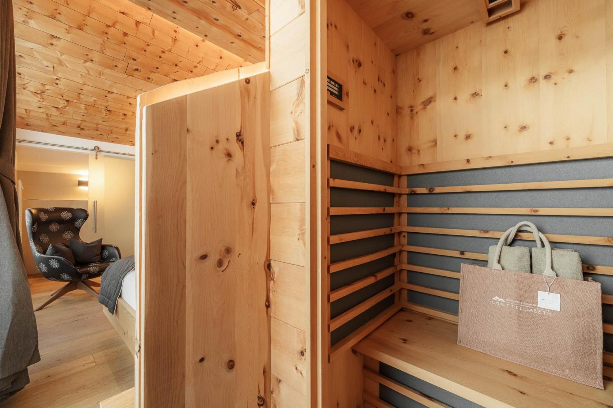 Chalet Elisabeth Dolomites Alpin & Charme เซลวาดีวัลการ์เดนา ภายนอก รูปภาพ