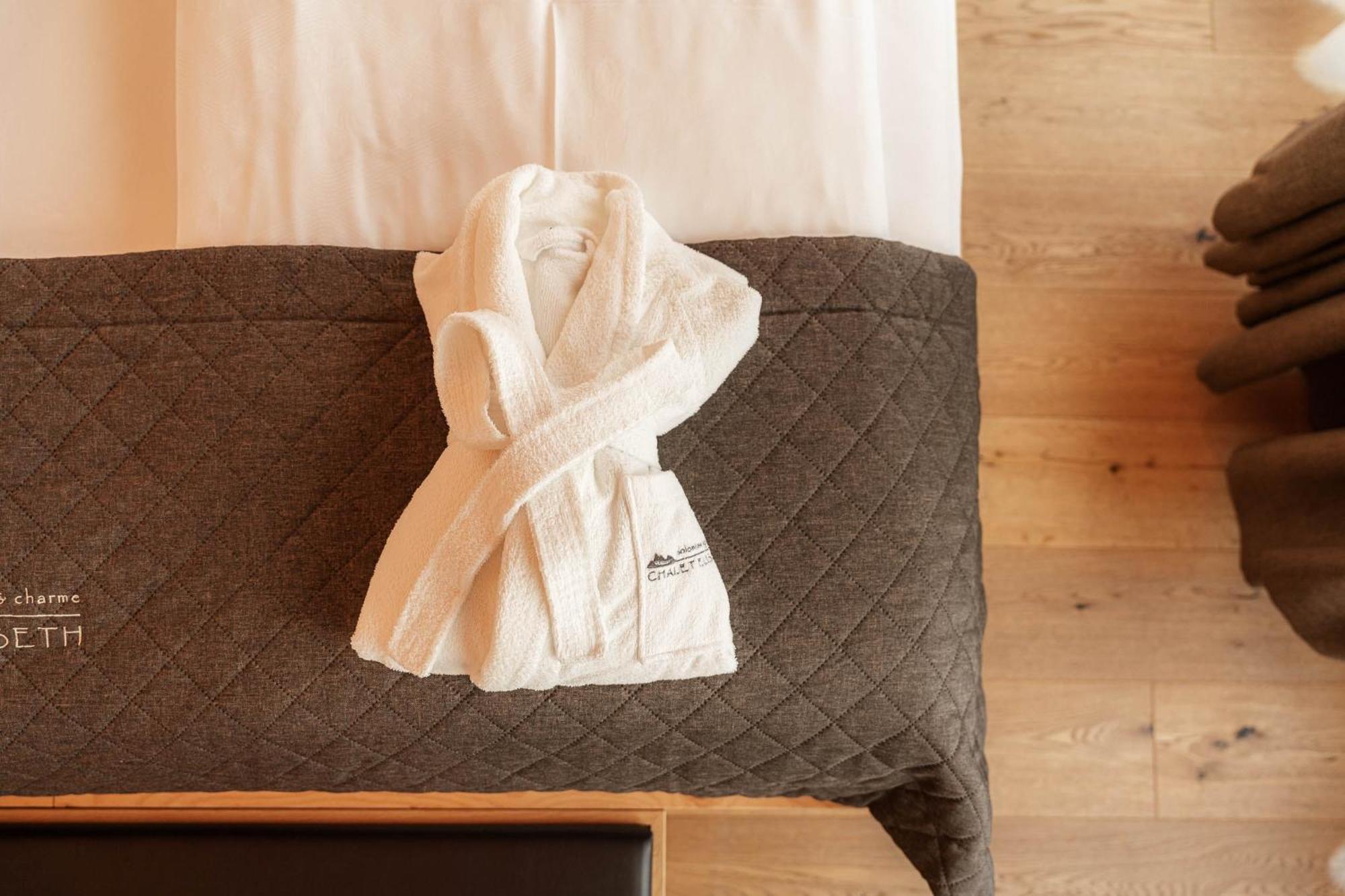 Chalet Elisabeth Dolomites Alpin & Charme เซลวาดีวัลการ์เดนา ภายนอก รูปภาพ